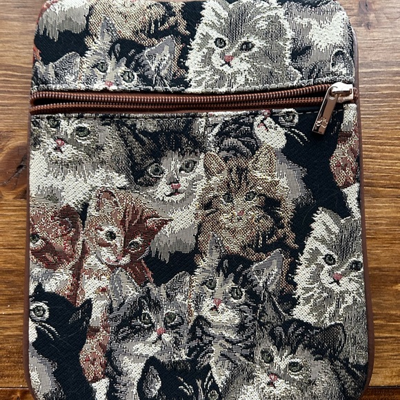 Vintage Styled Over the Shoulder Purse designed with Cats - Picture 4 of 5